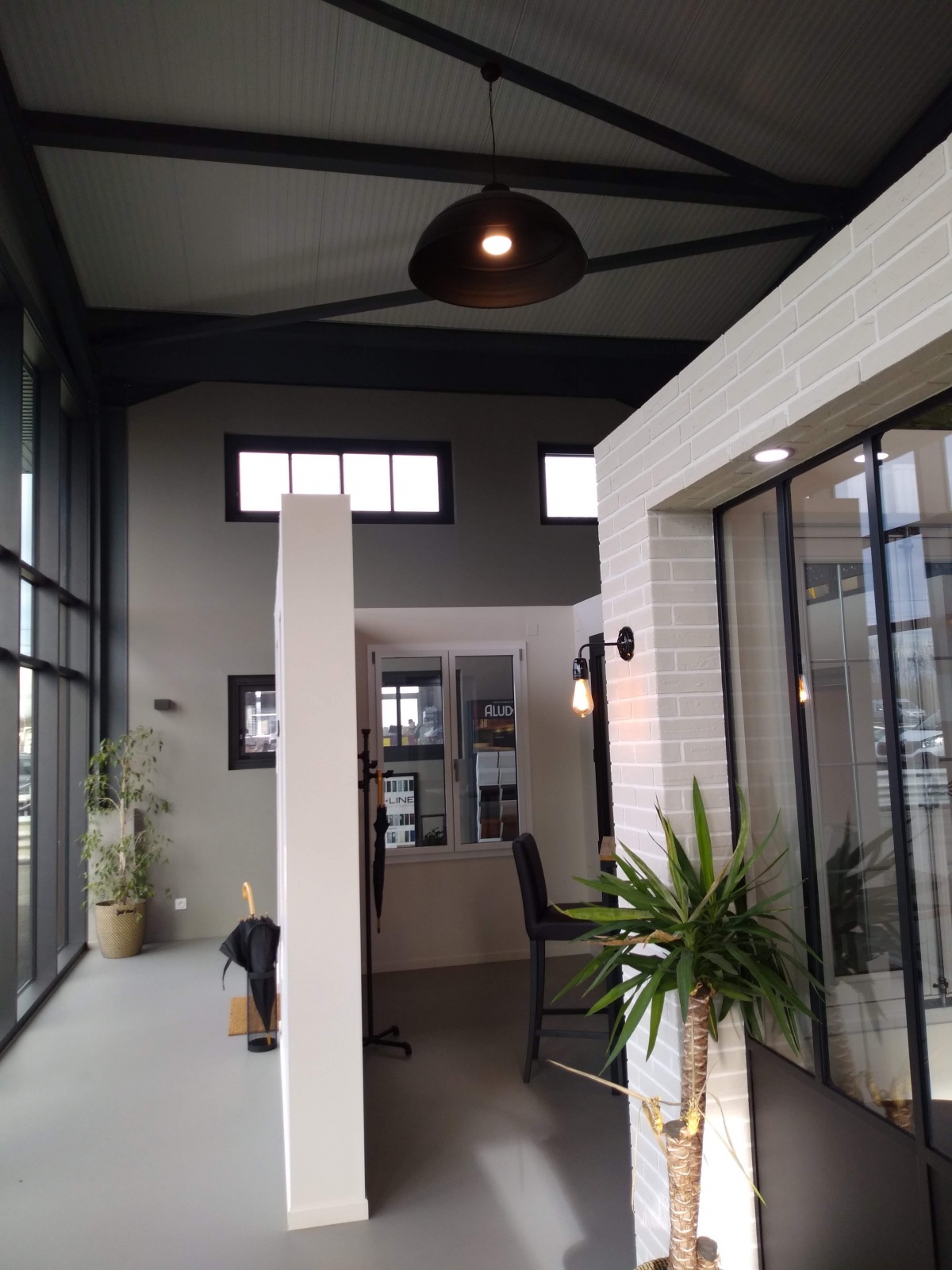 R�novation d'un B�timent Industriel : Showroom