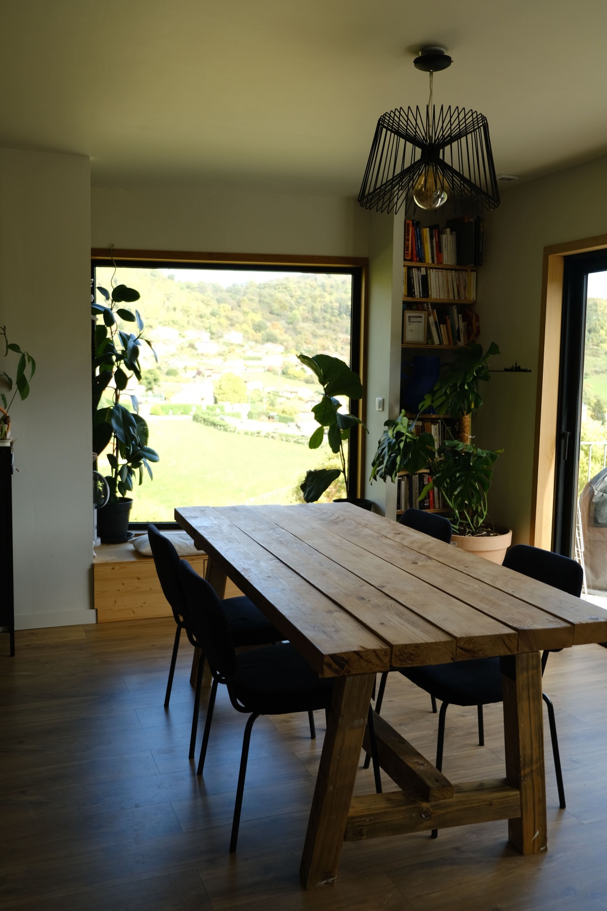 Maison suspendu : Salle � manger 