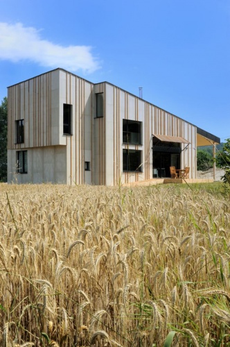 MAISON MONOLITHE